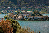 Lago d'Orta, Cusio. L'isola di S. Giulio. Vista dal Sacro Monte. 